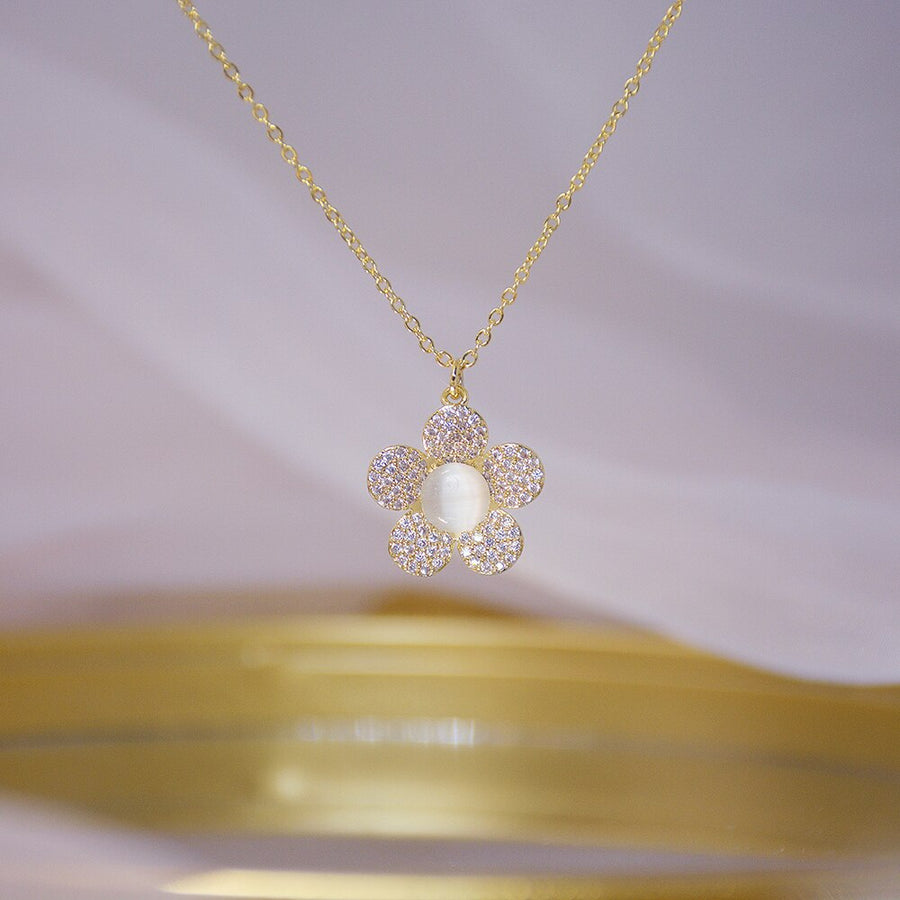 Plated 14k Real Gold Luxury necklace Diamond Flower.