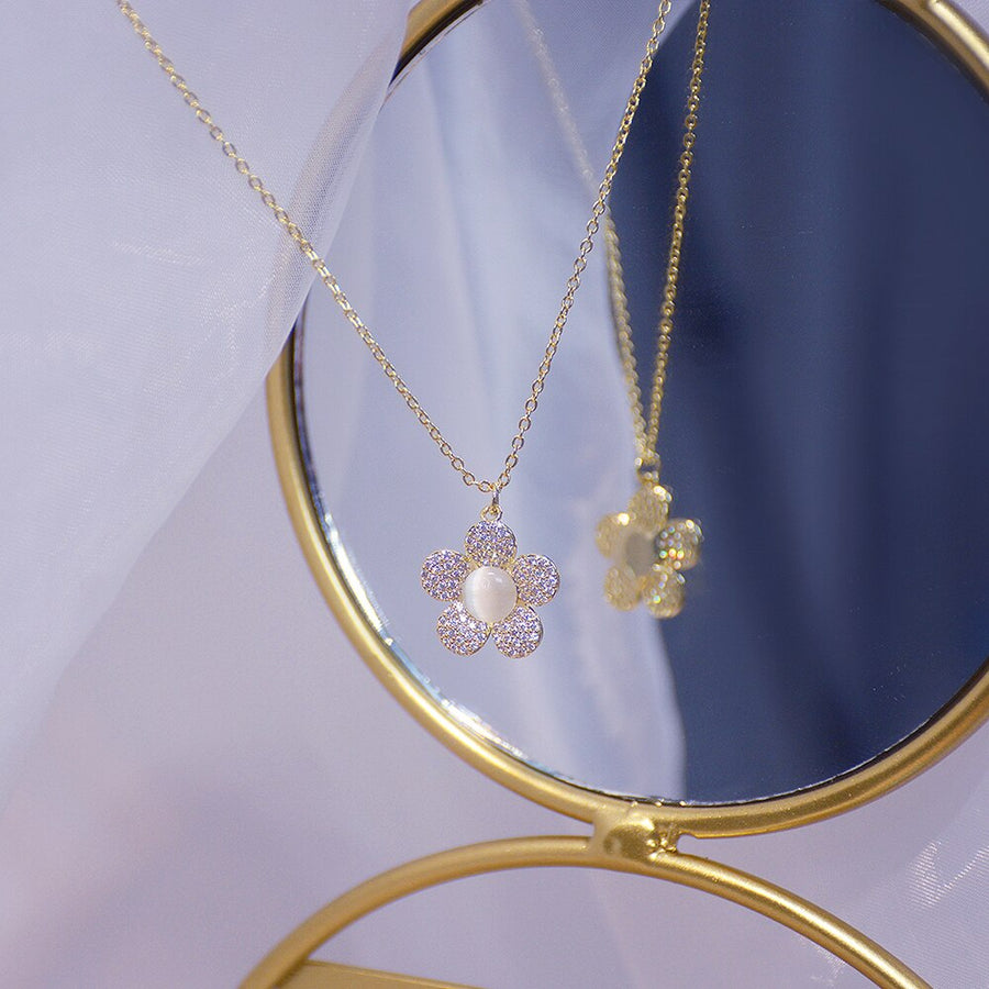 Plated 14k Real Gold Luxury necklace Diamond Flower.
